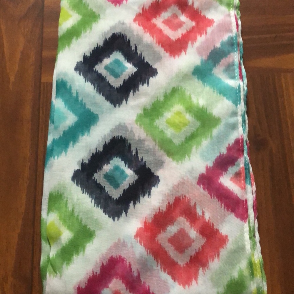 Thirty Scarves - Picture 3 of 4